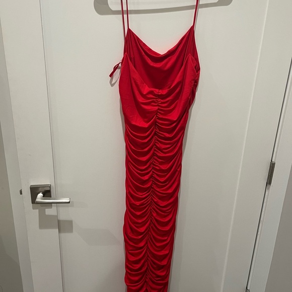Red midi dress with spaghetti straps - Picture 4 of 6